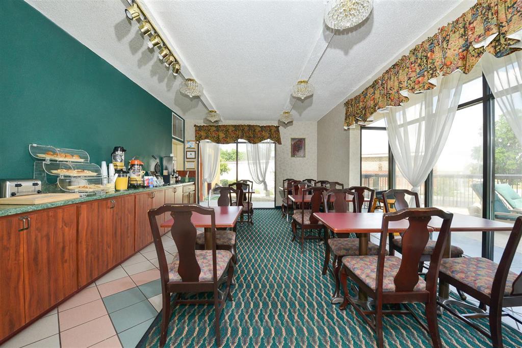 Suburban Studios Hinesville - Fort Stewart Area Restoran foto
