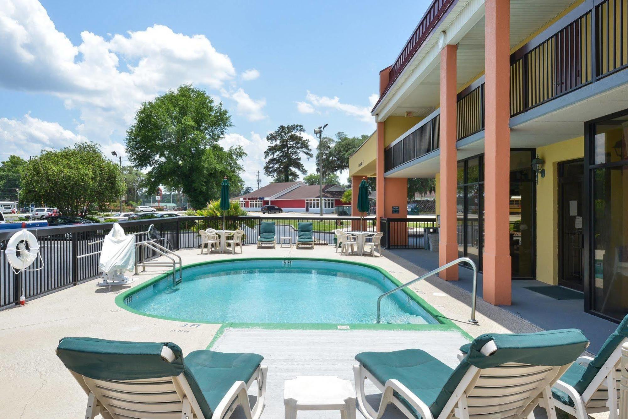 Suburban Studios Hinesville - Fort Stewart Area Bagian luar foto