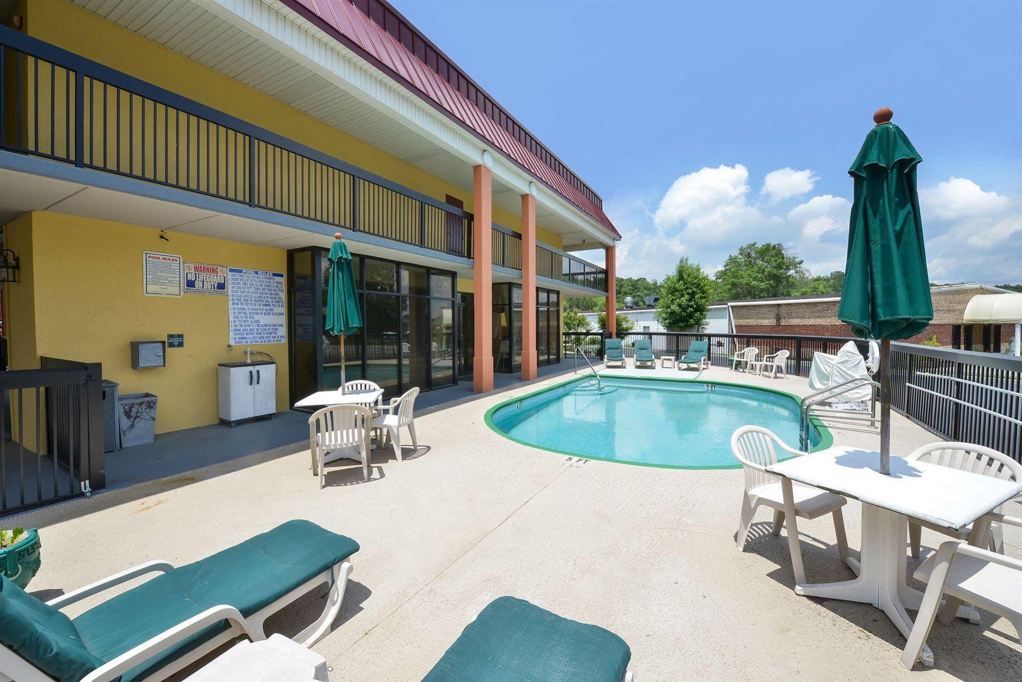 Suburban Studios Hinesville - Fort Stewart Area Bagian luar foto